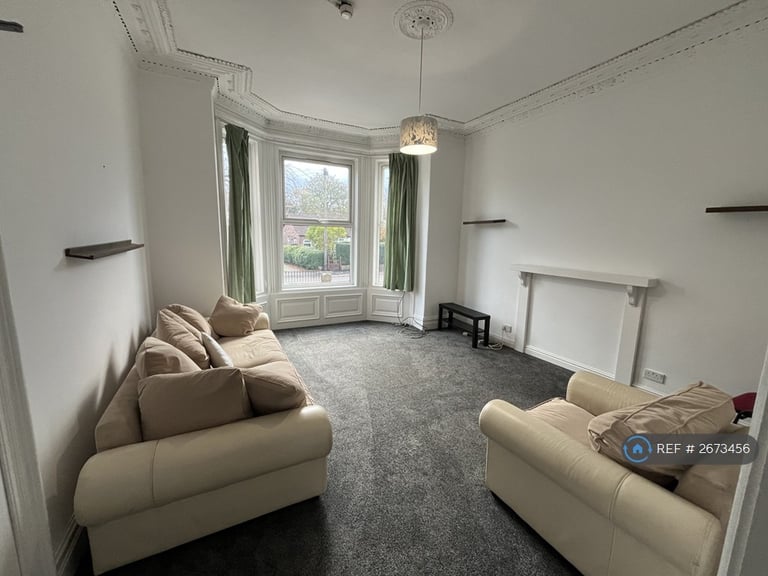 1 bedroom flat in Alexandra Road, Sale, M33 (1 bed) (#2673456)