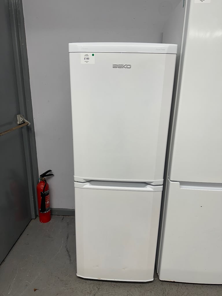 ☎️SALE NOW ON☎️BEKO 50/50 FRIDGE FREEZER WITH WARRANTY 