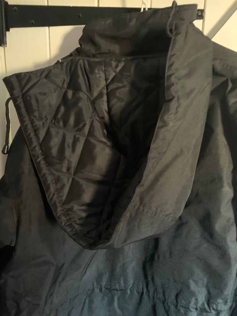 New/unworn Dickies Men’s Utility Coat PVC Coating Hooded Quilted Lining Size L see measurements