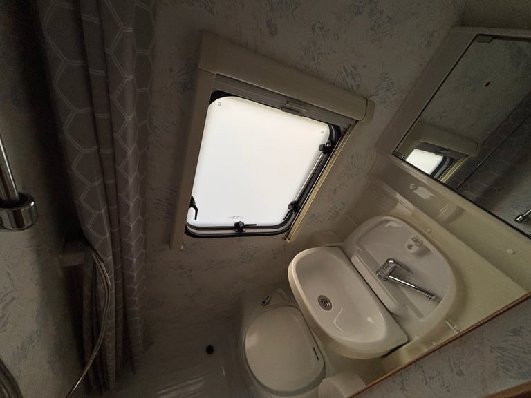 Elddis Sunseeker 115 Coachbuilt Motorhome. 2 Berth. 2009 Peugeot 2.2 Diesel. A/C