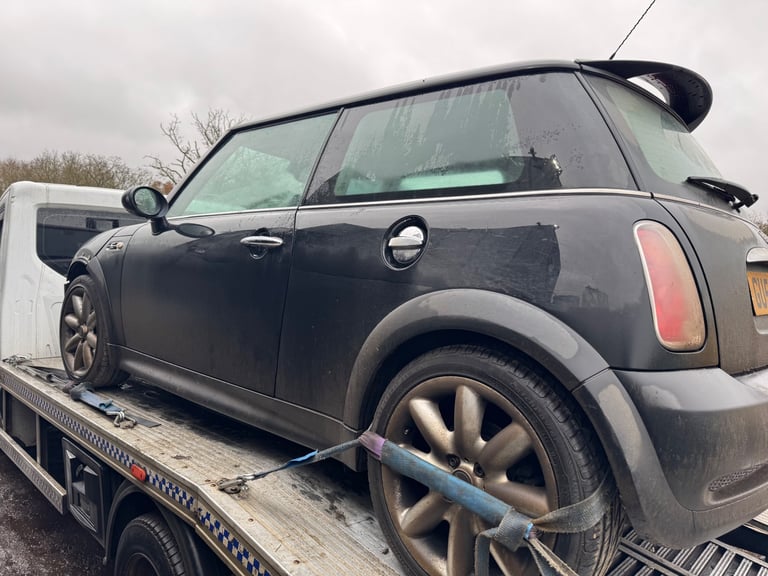 Mini Cooper S 1.6 supercharged 2004 black BREAKING FOR PARTS 