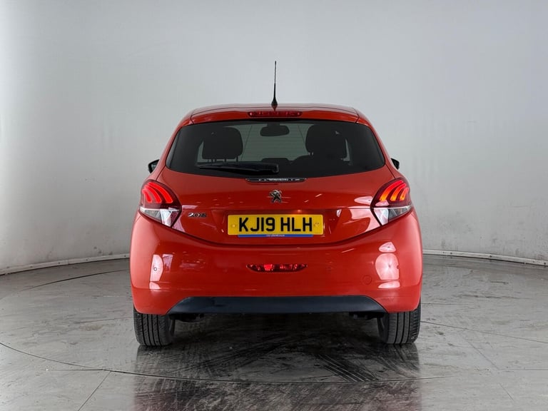 2019 Peugeot 208 1.2 PureTech 82 Signature 5dr [Start Stop] HATCHBACK PETROL Manual