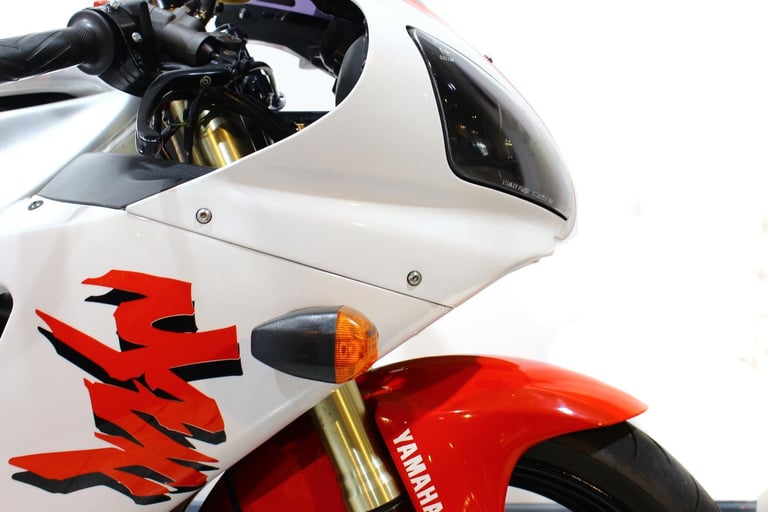 Yamaha YZF-R1