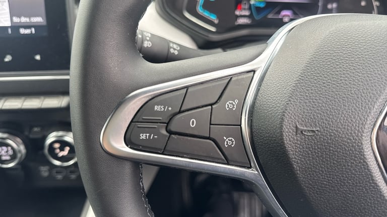 2022 Renault Clio 1.6 E-TECH Hybrid 140 SE Edition 5dr Auto HATCHBACK PETROL/ELECTRIC Automatic