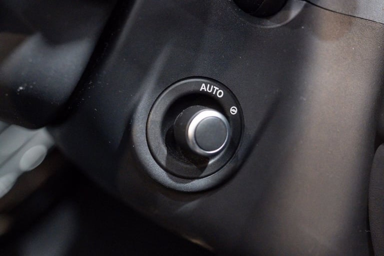 2024 Land Rover Range Rover Velar 2.0 P250 Dynamic HSE SUV 5dr Petrol Auto 4WD Euro 6 (s/s) (249 ...