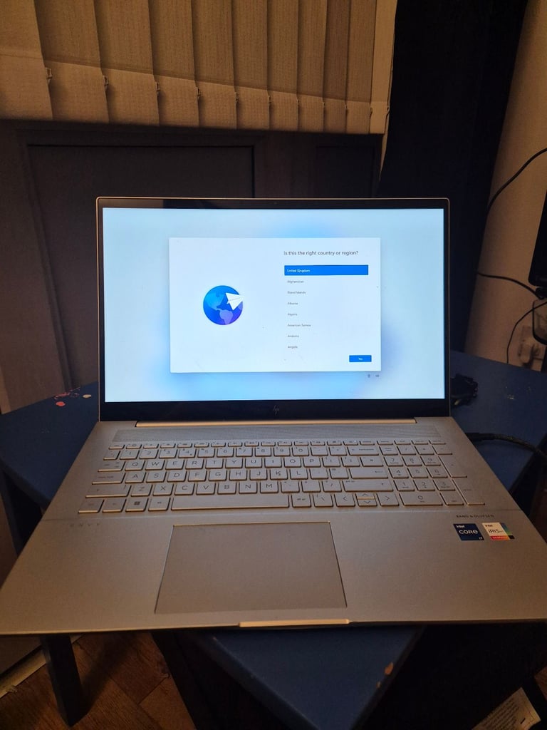 HP ENVY i7 17.3 inch Laptop 12th Gen 1260p 2.10GHz 16GB RAM