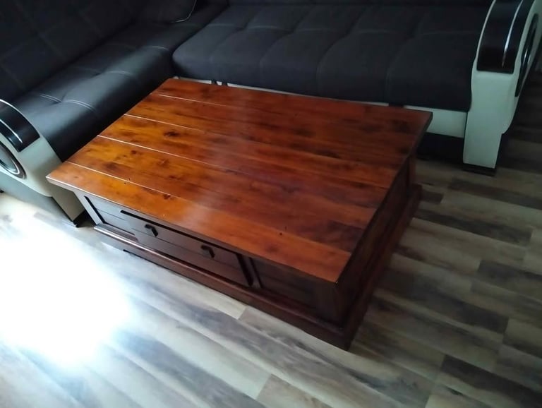 image for CAN DELIVER - LARGE SOLID MAHOGANY COFFEE TABLE IN VERY GOOD CONDITION 