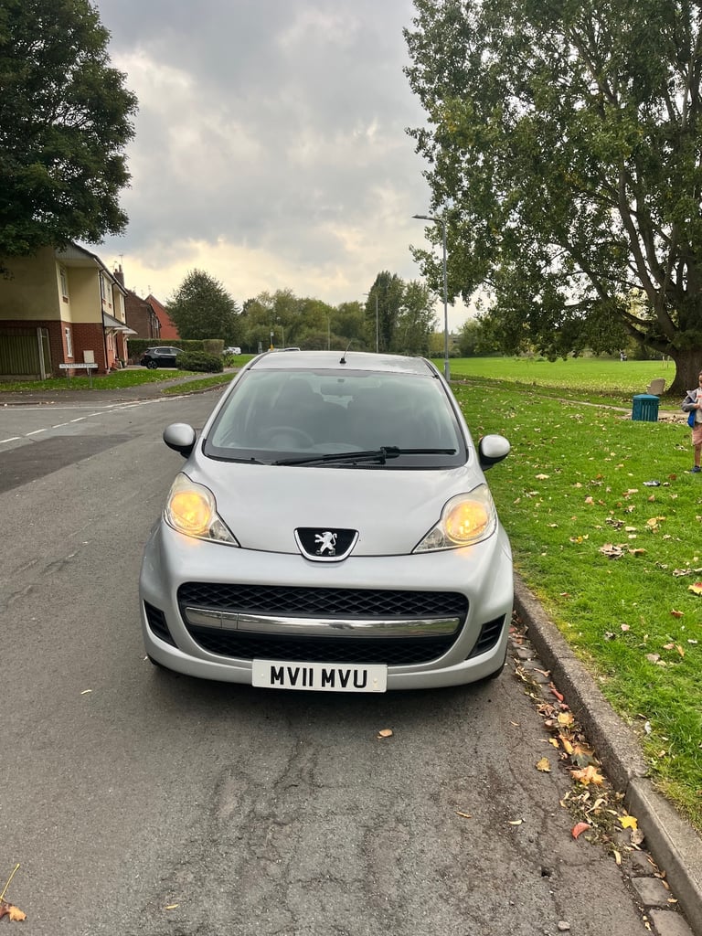 Peugeot, 107, Hatchback, 2011, Manual, 998 (cc), 5 doors