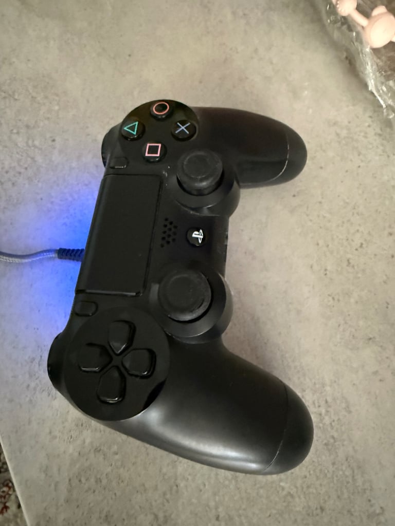 PS4 500GB Black With Controller 