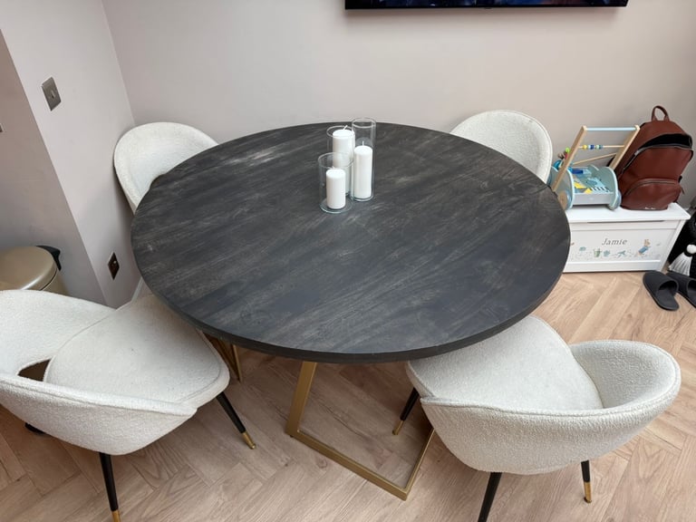 designer rooms table and chairs 