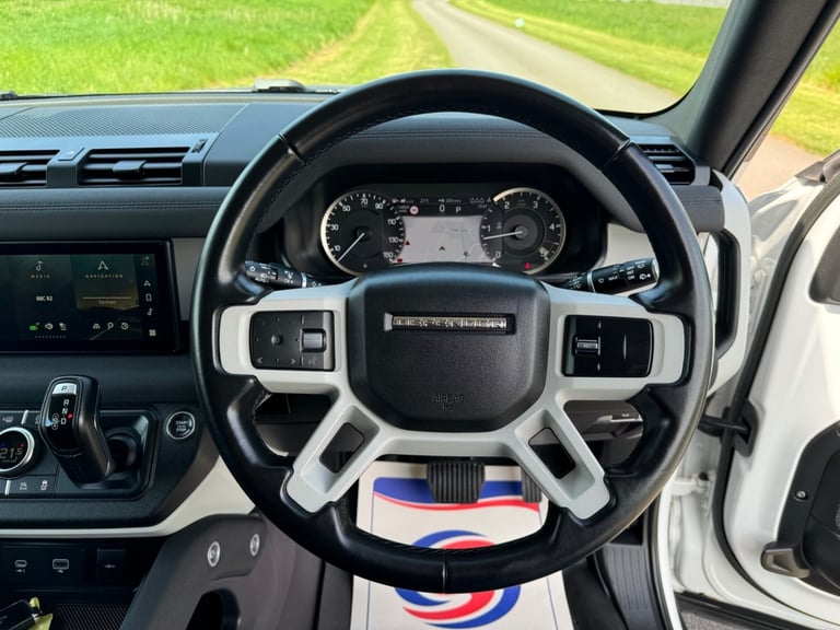 2023 Land Rover Defender 90 3.0 D250 MHEV Hard Top Fuji White - 14,825 Miles 