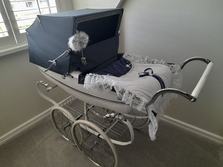 COLLECTORS ITEM LUXURY SILVERCROSS BALMORAL COACHBUILT BABY PRAM