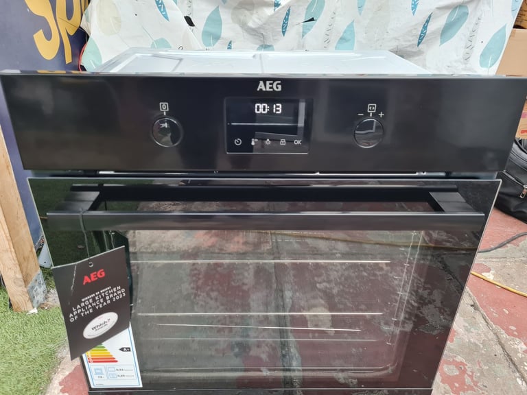 AEG 6000 SteamBake multifunction single electric oven built-in black Pyrolytic 