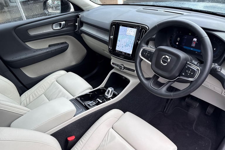 2022 Volvo XC40 2.0 B4 MHEV Ultimate SUV 5dr Petrol Hybrid DCT Auto Euro 6 (s/s) (197 ps) ESTATE ...