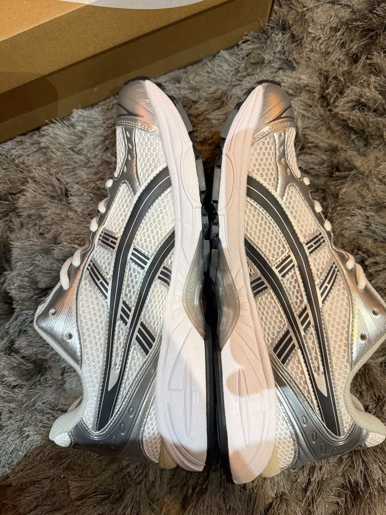 asics kayano 14 white/graphite grey