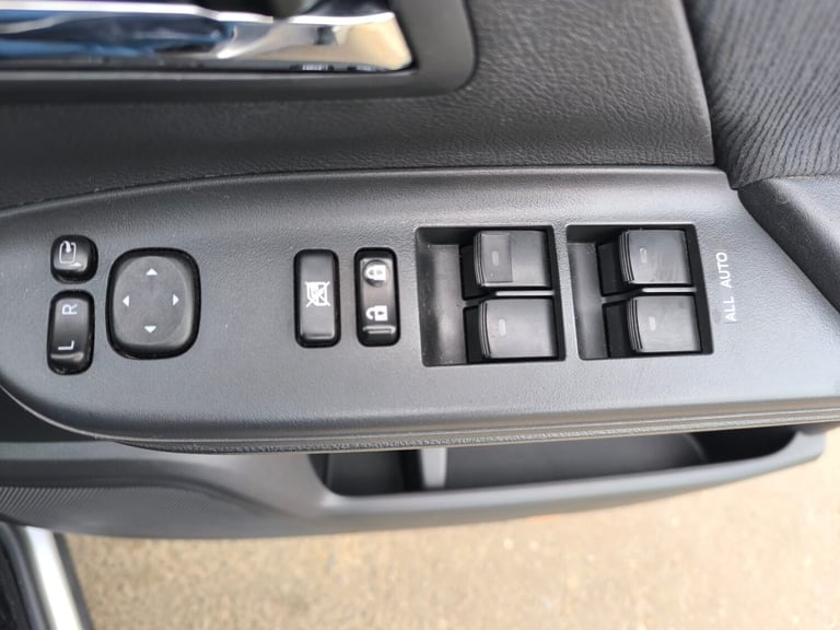2011 Toyota Vellfire 2.4 Petrol Automatic 7 Seats ULEZ Free MPV Petrol Automatic