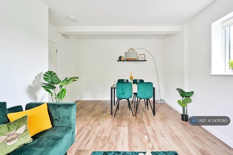 1 bedroom flat in Station Parade, Sevenoaks, TN13 (1 bed) (#2476780)