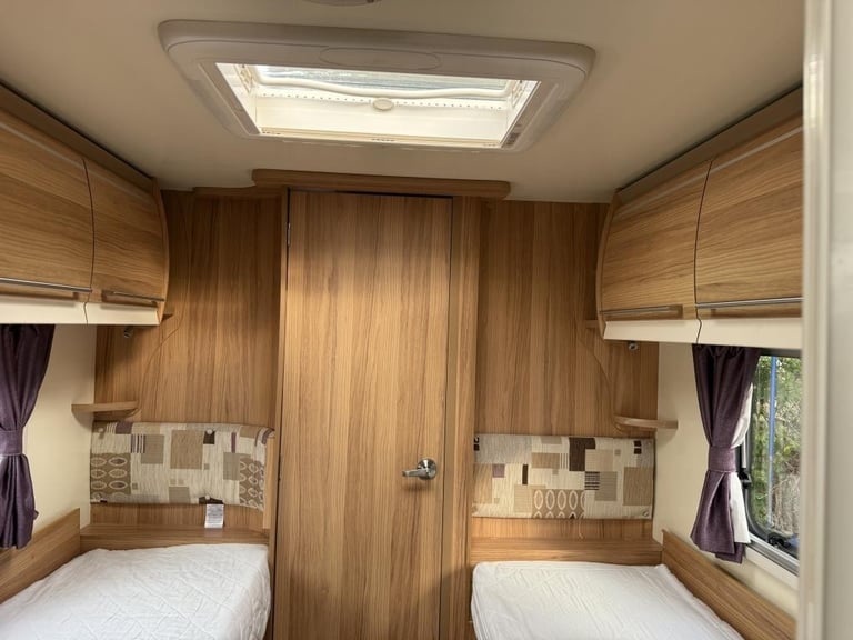 2014 BAILEY UNICORN CADIZ 4 Berth Fixed single beds Motor mover