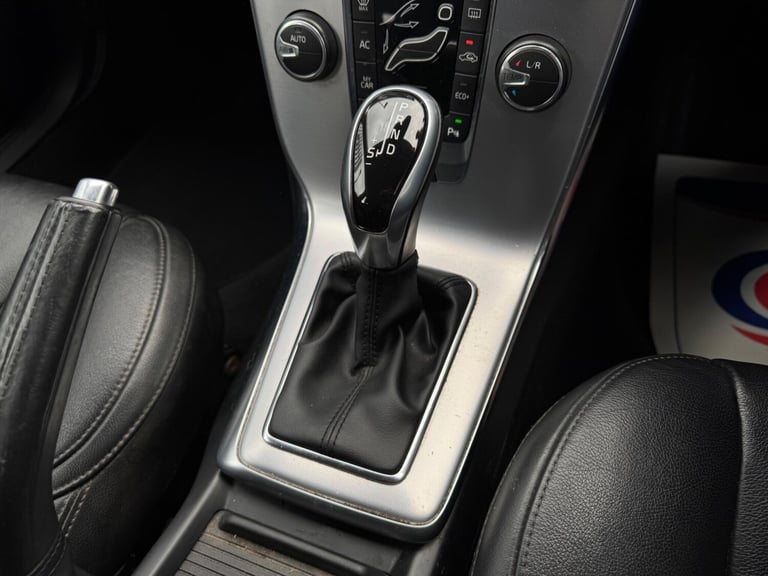 2016 Volvo V40 D3 [4 Cyl 150] Inscription 5dr Geartronic HATCHBACK DIESEL Automatic