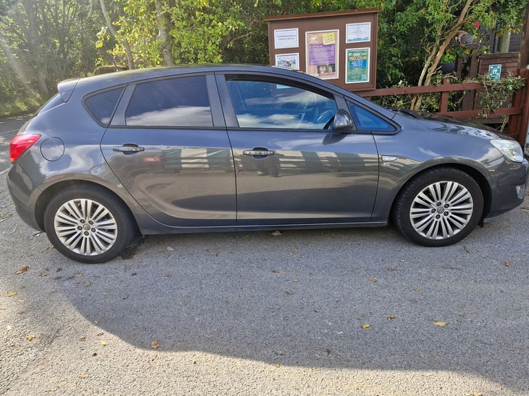 Vauxhall, ASTRA, Hatchback, 2011, Manual, 1598 (cc), 5 doors