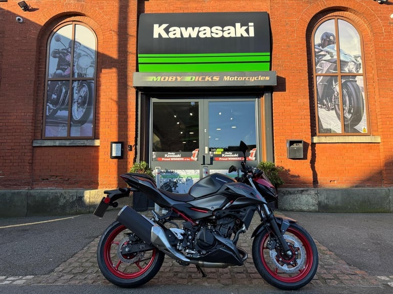 Kawasaki Z500 SE naked motorcycle in Red, A2 licence- only 13 miles 