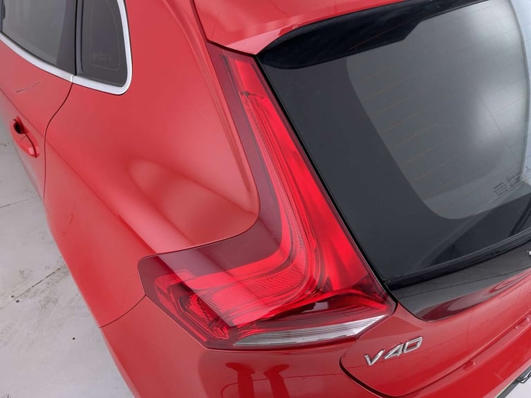 2015 Volvo V40 2.0 V40 R-Design Nav D2 5dr Hatchback Diesel Manual