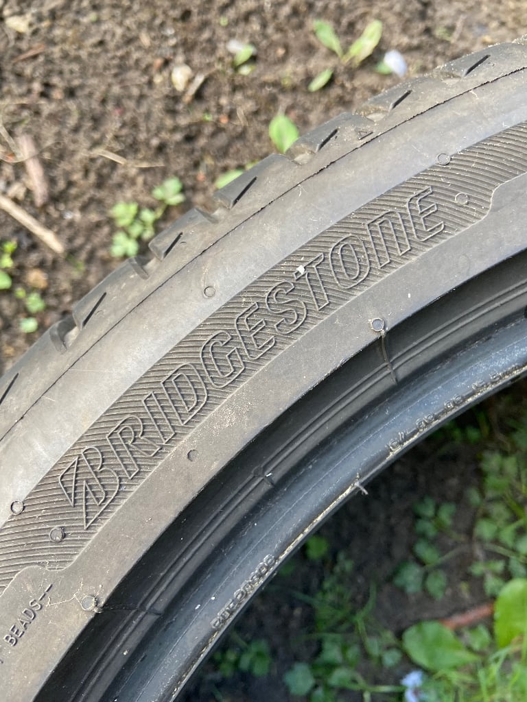 245 40 r19 tyres