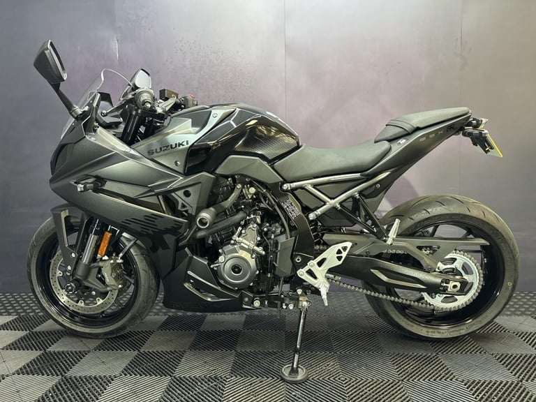 Suzuki GSX-8R 2024 74 Plate black MEGA LOW MILES