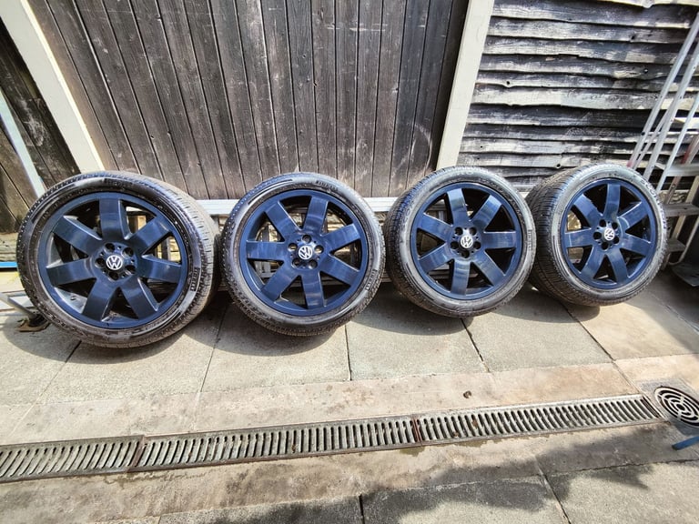image for 20"Genuine Landrover Alloys and Tyreses
