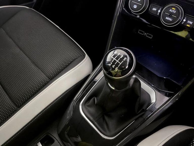 2018 Volkswagen T-Roc 1.5 TSI EVO SEL Euro 6 (s/s) 5dr Manual SUV Petrol Manual