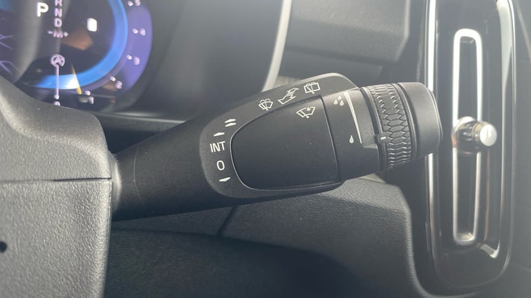 2024 Volvo XC40 2.0 B3P Ultra Dark 5dr Auto ESTATE PETROL Automatic