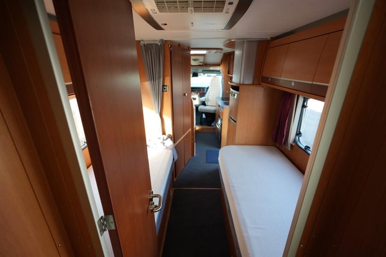 Dethleffs Globetrotter ESPRIT RT RENAULT 3 BERTH 4 TRAVEL SEAT MOTORHOME