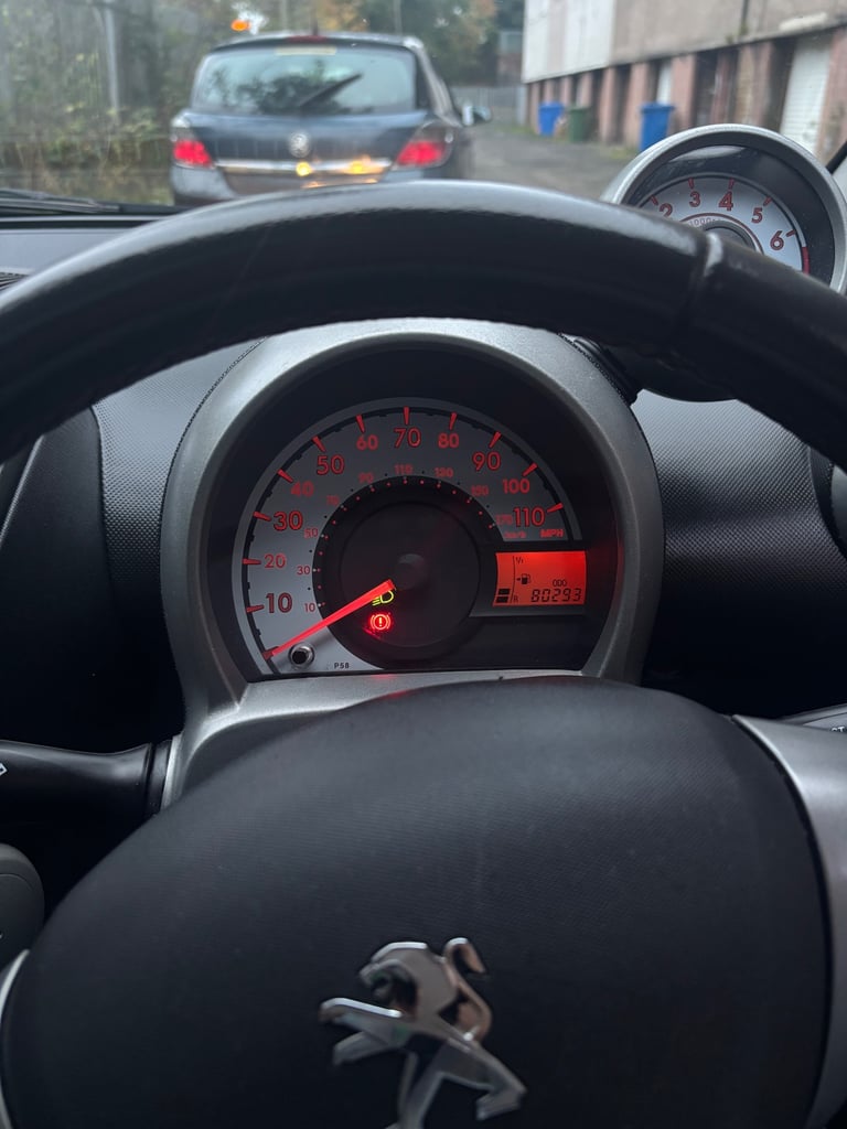 Peugeot, 107, Hatchback, 2013, Manual, 998 (cc), 5 doors