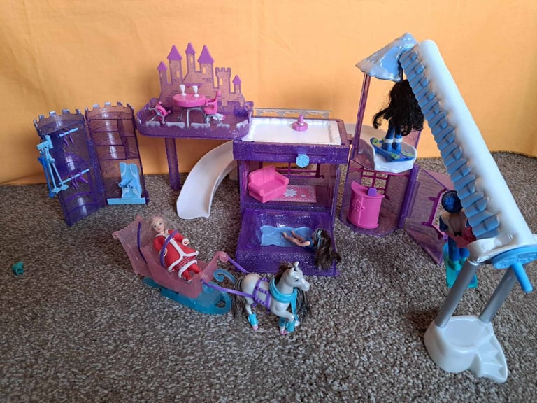 Vintage Polly Pocket Snow Cool Hotel