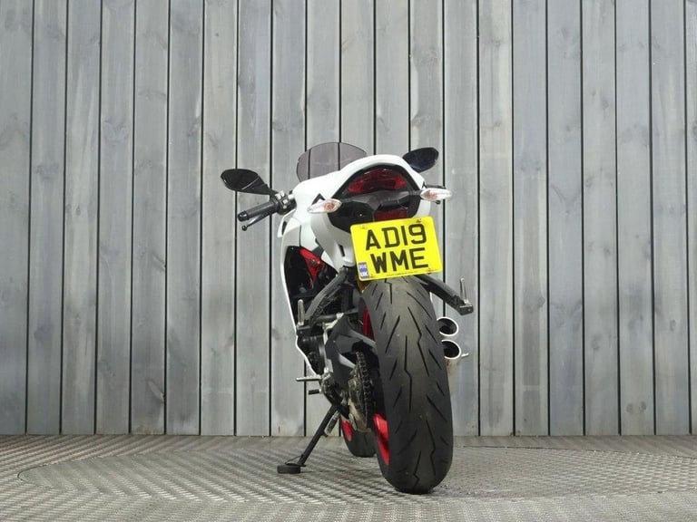 2019 19 DUCATI SUPERSPORT S 937 SUPER SPORTS PETROL MANUAL EURO 4 (110 PS)