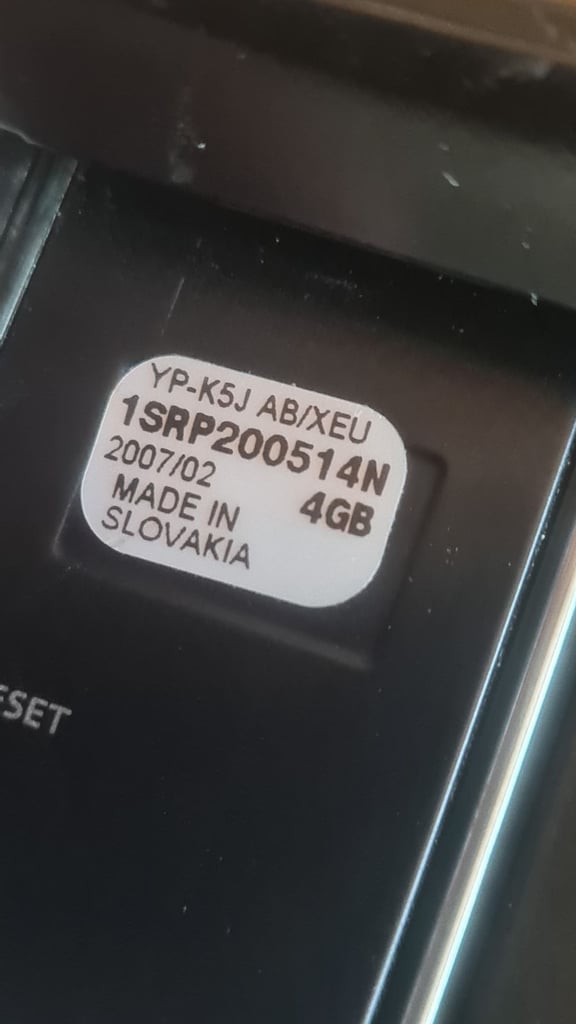 Samsung yp-k5j tilt and slide speaker 4gb mp3 player spares or repair-no sound