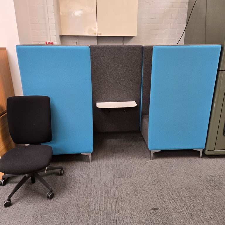 Used Office Furniture, Desk chairs storage and more - delivery UK♻️