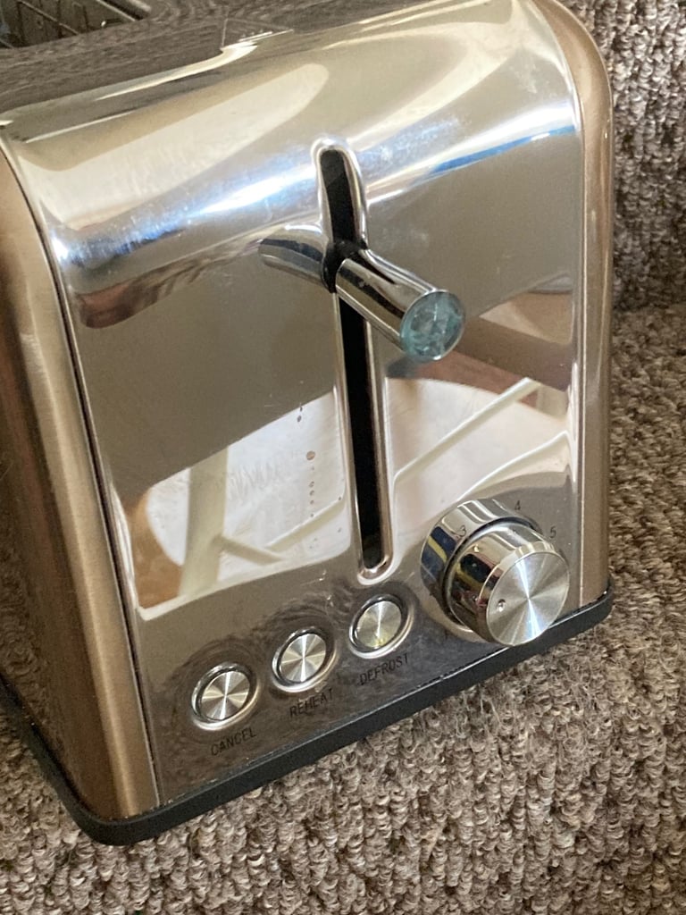 Swan brushed copper colour two slice toaster