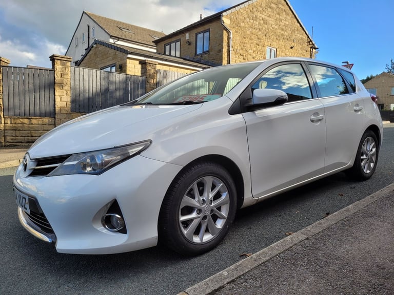 2015(64)TOYOTA AURIS 1.4 D4-D ICON 177K 12 MONTH'S MOT*£20/TAX*6SPEED*90BHP*FACELIFT MODEL*