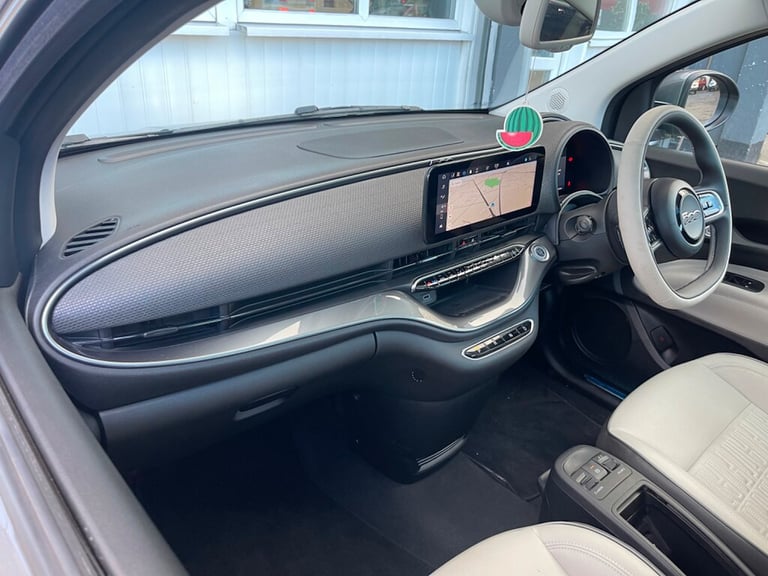 2024 Fiat 500e 42kWh La Prima Hatchback 3dr Electric Auto (118 ps) Hatchback Electric Automatic