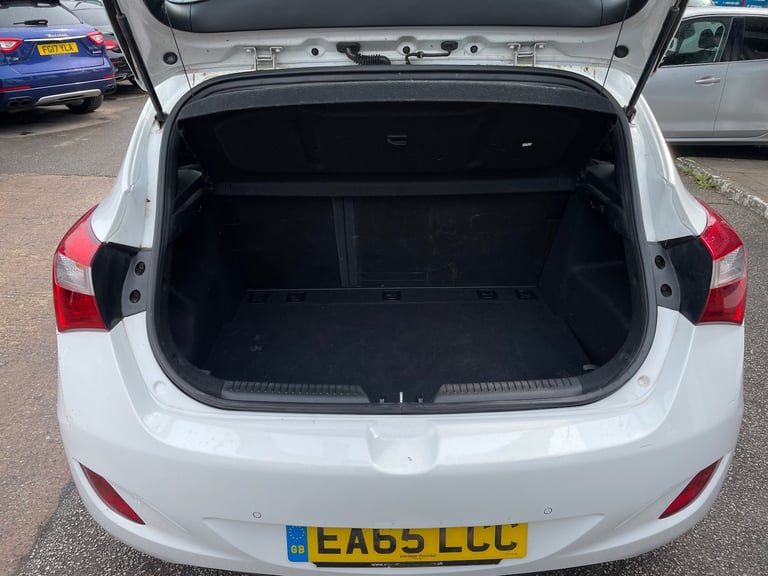 2015 Hyundai i30 1.6 CRDi Blue Drive SE Nav 5dr HATCHBACK Diesel Manual