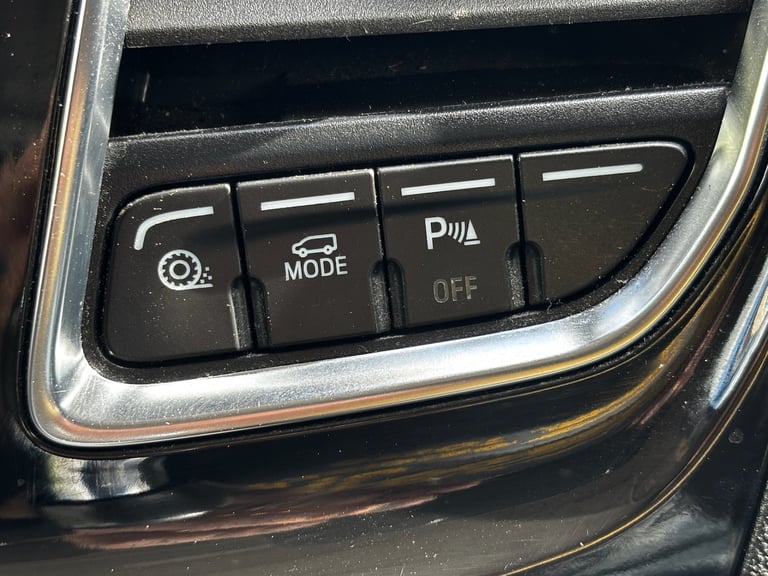 Transit Custom 2.0 EcoBlue Limited Predator Van 