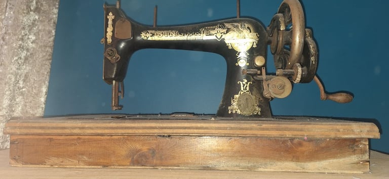 image for Antique Singer sewing machine 