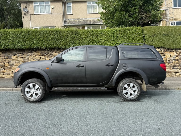 2008 MITSUBISHI L200 4-WORK D/C DOUBLE CAB MANUAL DIESEL 4X4 GREEN