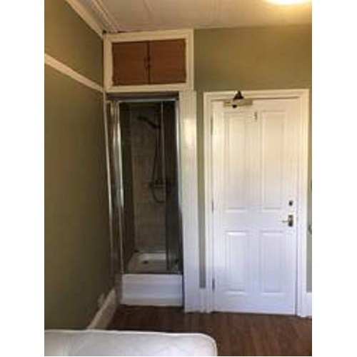 Single Semi-Studio in Glazbury Road, West Kensington/Barons Ct, W14 9AS * Bills Inc