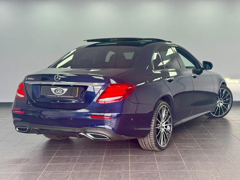 MERCEDES-BENZ E CLASS 2.0 E300d AMG Line Night Edition (Premium Plus) G-Tronic+