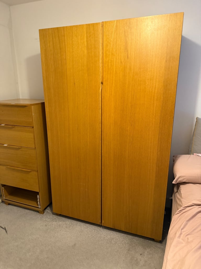 FREE DELIVERY HABITAT SOLID OAK 2 DOOR WARDROBE GOOD CONDITION