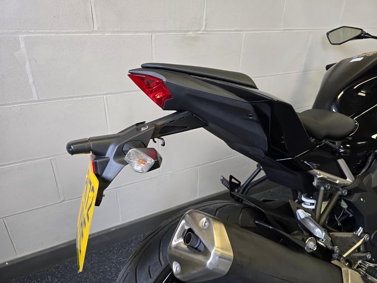 Kawasaki Z125 Supernaked 125cc Learner Legal Geared Motorcycle