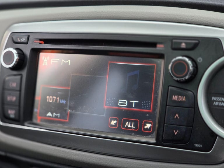 2013 Toyota Yaris 1.33 Dual VVT-i T Spirit Euro 5 5dr HATCHBACK Petrol Manual