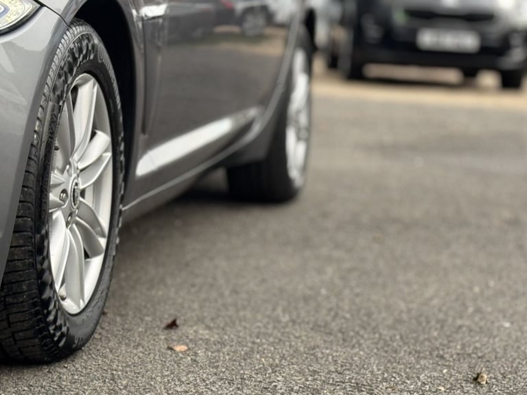 2012 Jaguar XF 3.0d V6 Luxury Saloon 4dr Diesel Auto Euro 5 (240 ps) Saloon Diesel Automatic